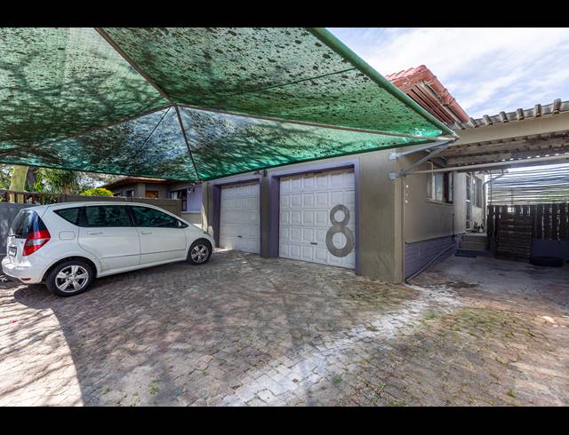 5 BEDROOM HOUSE FOR SALE IN OAKDALE